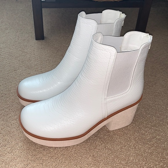 Pierre Dumas Shoes - Pierre Dumas Bootie NIB